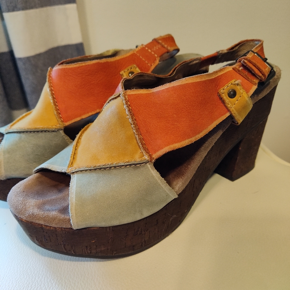 OTBT suede platform sandals